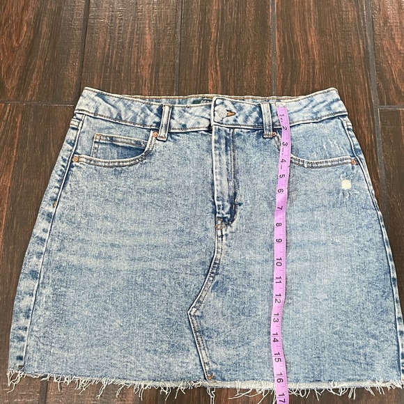 Wild Fable Denim mini skirt women’s size 12 - Picture 2 of 7